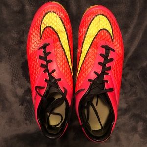 Pink Nike soccer flats